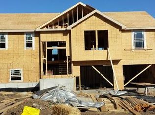 19613 Harbor Dr, Smithville, MO 64089