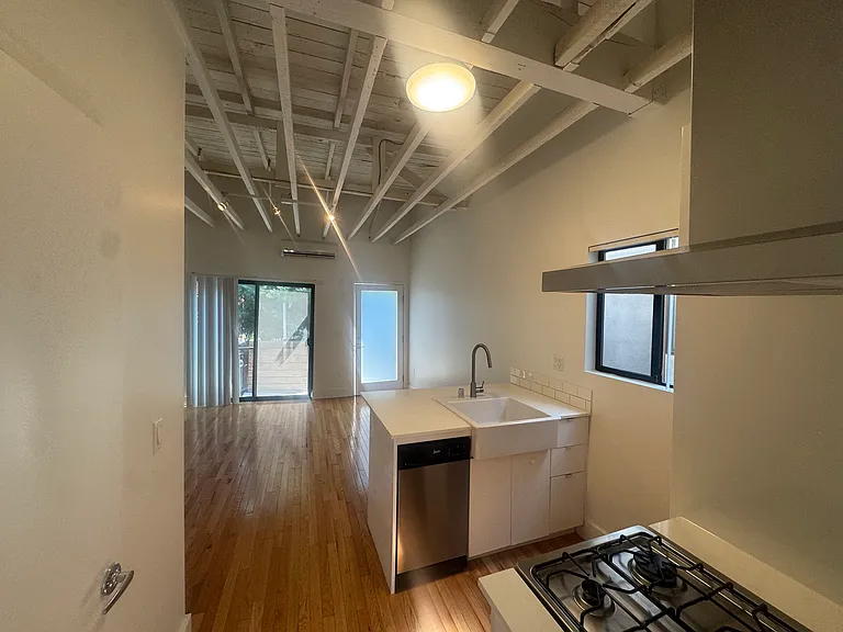 3102 London St #3110 — Photo 26