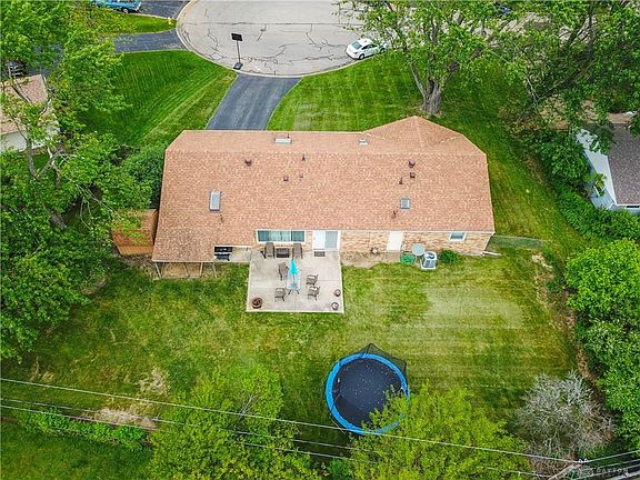 4th image of 92 Peach Grove Ave