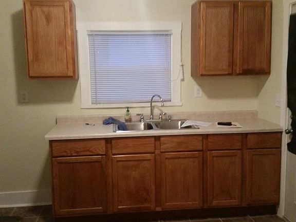 3rd image of 506 Woodlawn Ave