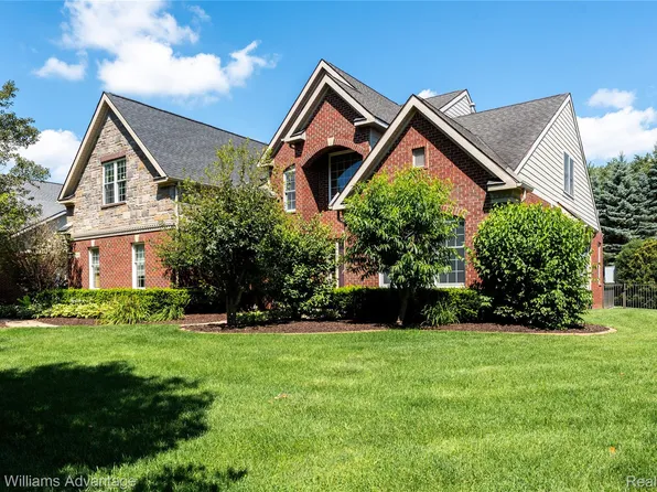 24942 Acorn Trl, Novi, MI 48374