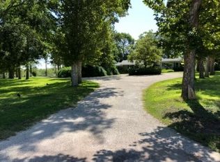 1128 N 4th St, Uvalde, TX 78801