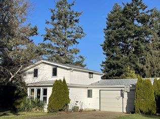 1015 2nd St NE, Bandon, OR 97411