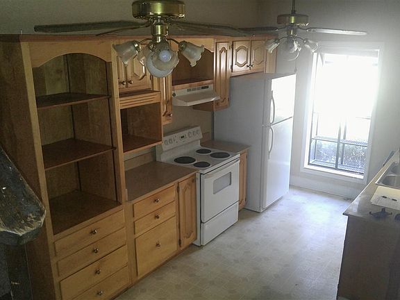 2nd image of 241 Leisure Lake Dr
