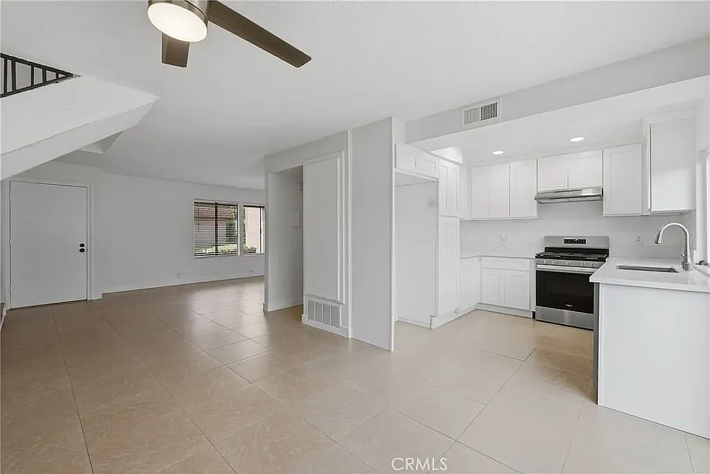 3 bed, 2.5 bath, 1437 sqft, $3,500 — Photo 4