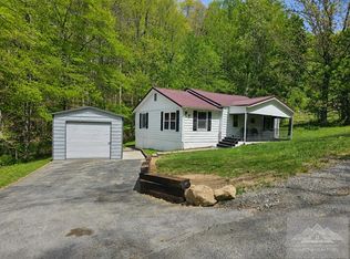 469 Skating Rink Hollow Rd, Bluefield, WV 24701