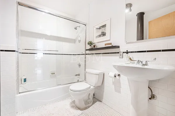 Sold by Brick&Mortar | media 50