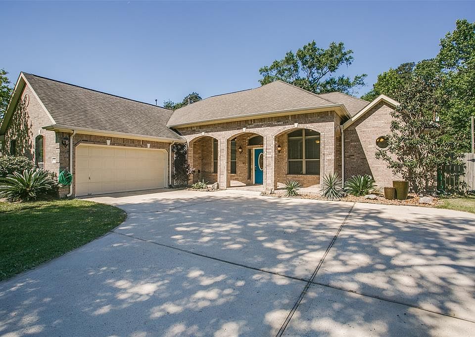 1st image of 1015 Monarch Oak Dr