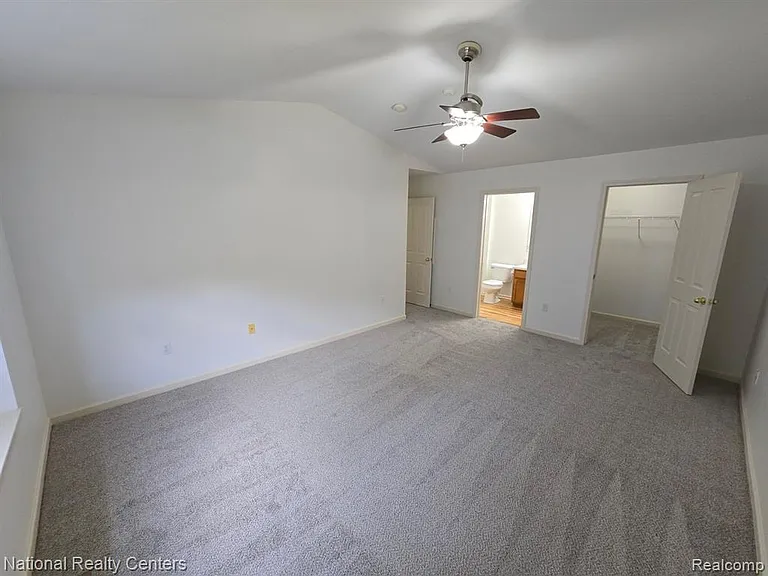 4058 Radcliff Dr — Photo 20