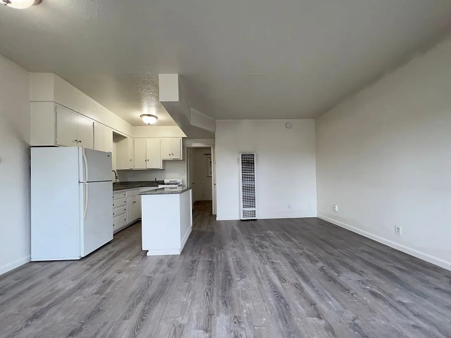 Hilltop Drive, 2991* — Photo 4