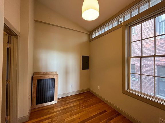 3rd image of 436 Prospect St APT 6