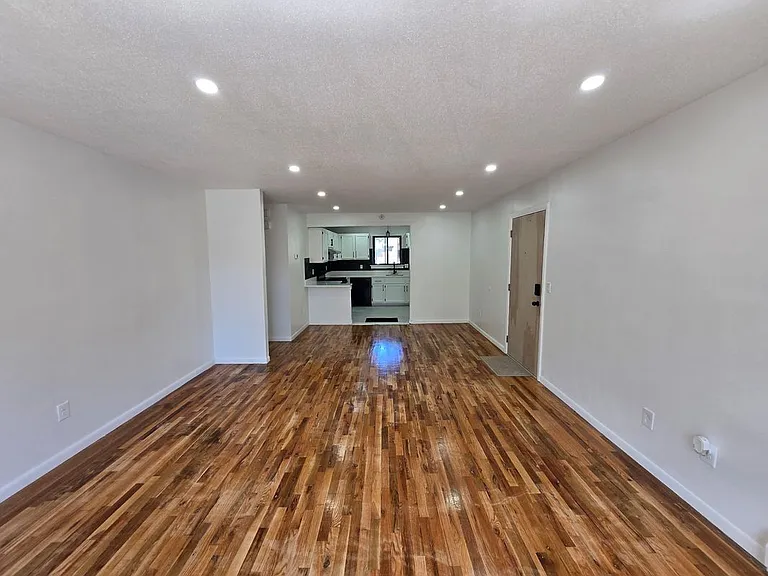 58 High Path Rd — Photo 11