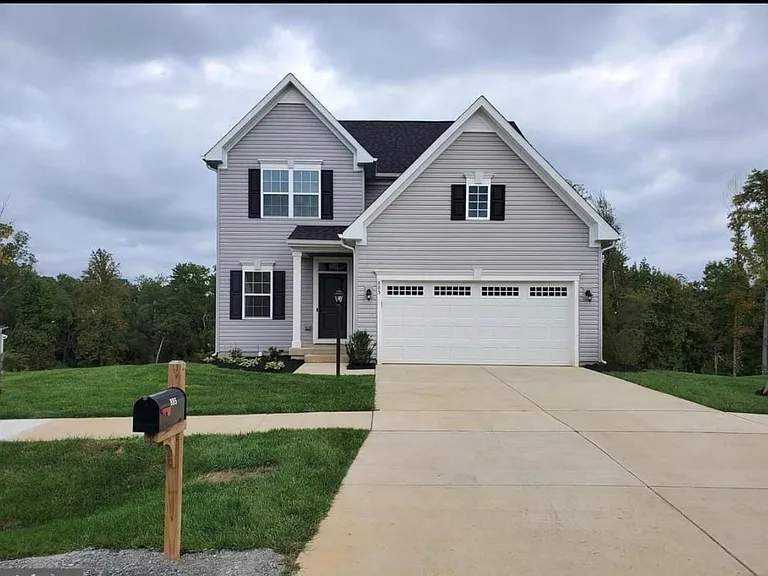 885 Keswick Dr — Photo 1