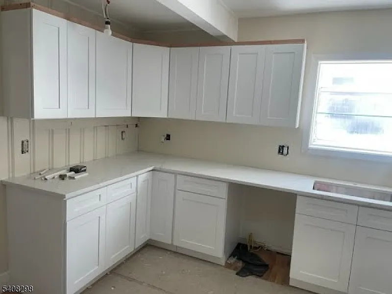 3 bed, 1.5 bath, $3,800 — Photo 3