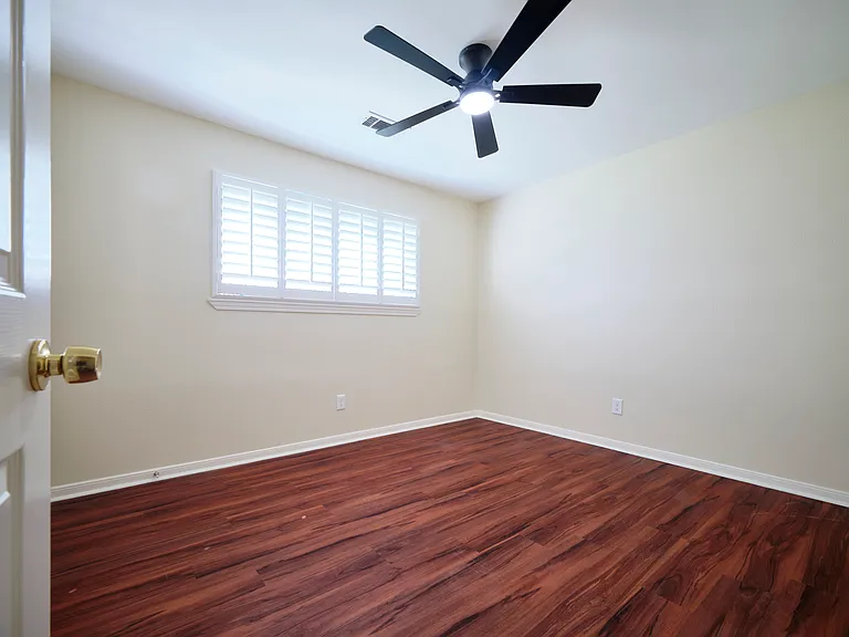 902 Clover Ridge Ave — Photo 10