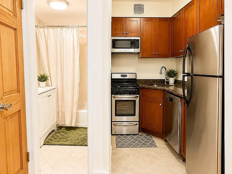 160 W 76th St #1B — Photo 10