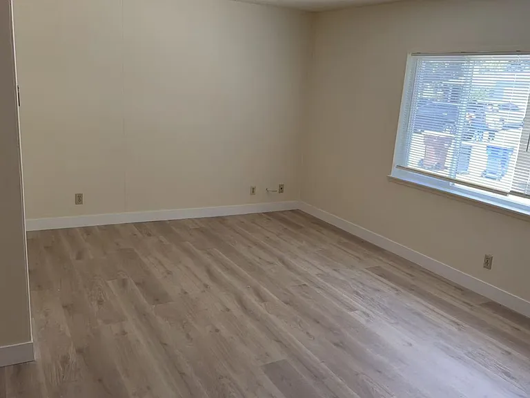 2225 Pamela Dr — Photo 7