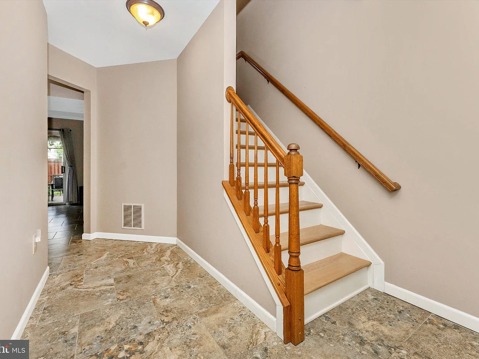3 bed, 5.0 bath, 1932 sqft, $2,700 — Photo 4