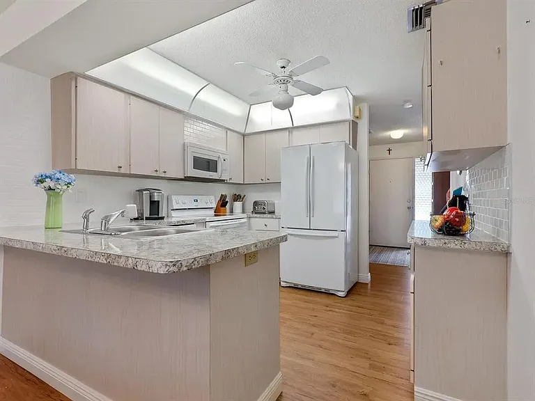 1624 Whitehead Dr #320 — Photo 5
