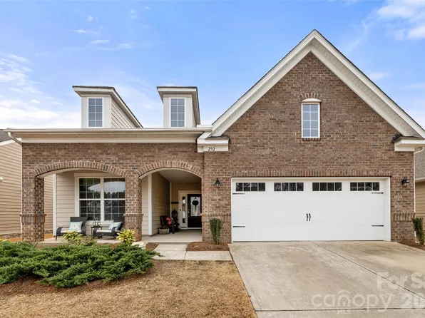232 Picasso Trl, Mount Holly, NC 28120