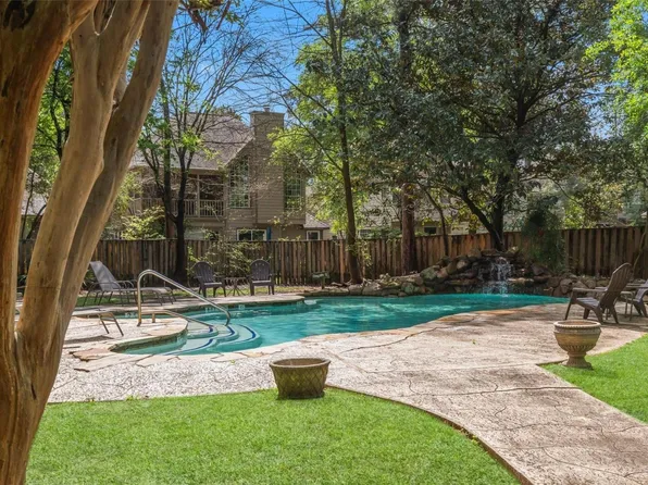 31 N Lakeridge Cir, Spring, TX 77381