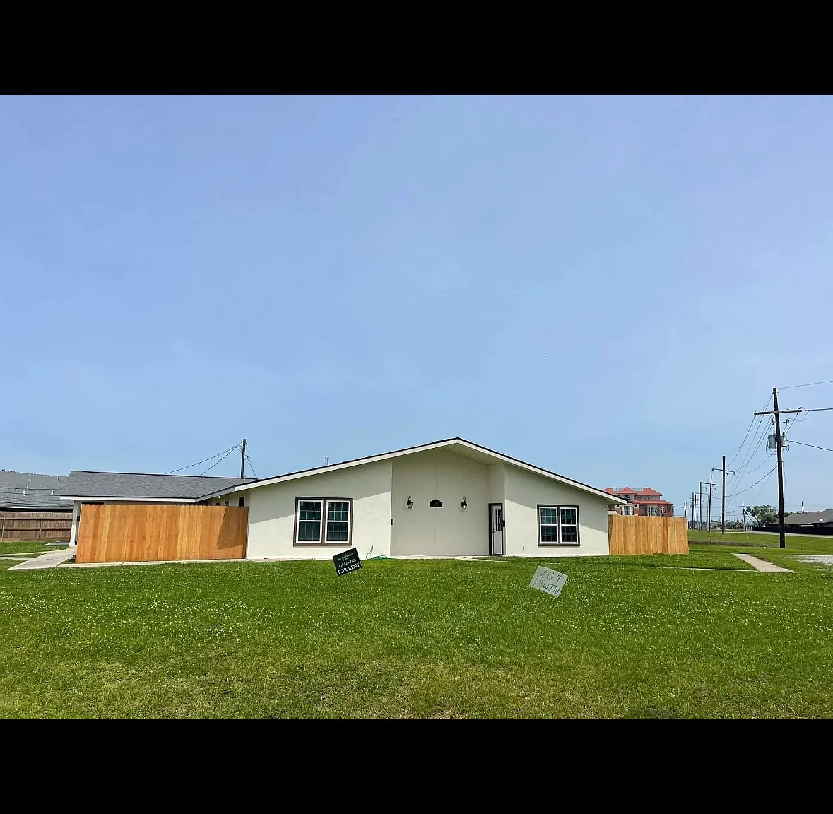 3 bed, $1,800 — Photo 1