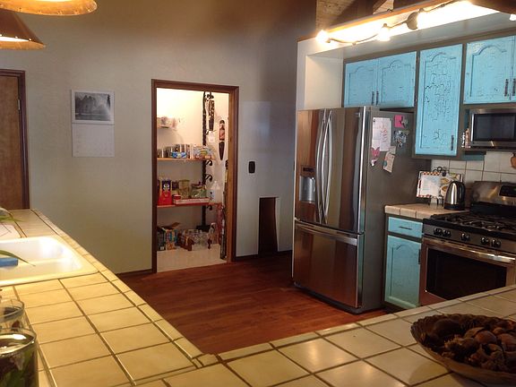 4th image of 39873 San Francisquito Canyon Rd