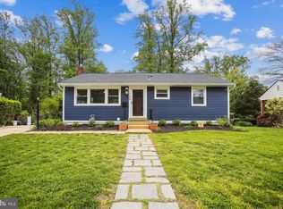 124 Moore Ave SW, Vienna, VA 22180