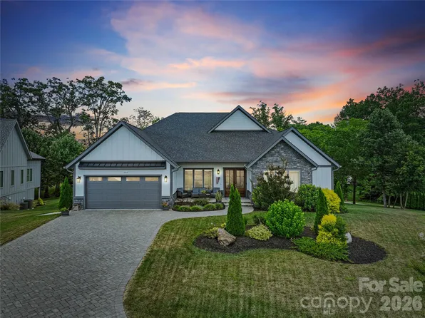 549 Daniel Circle Dr, Mills River, NC 28759
