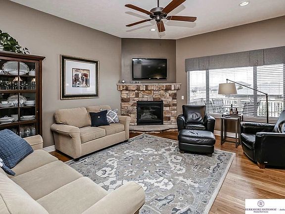 4th image of 18414 Izard Cir