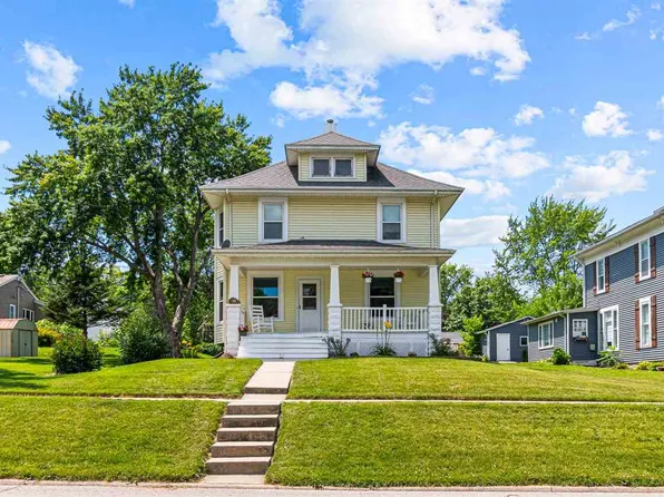 302 Chatham St, Williamsburg, IA 52361