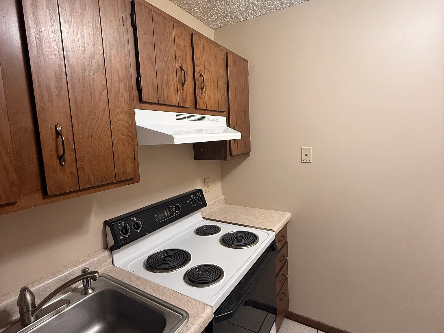 1 bed, 700 sqft, $695 — Photo 3