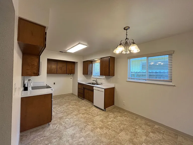 6221 Casita Ave #A — Photo 10