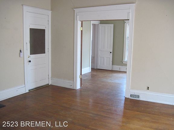 4th image of 2611 N Maryland Ave #9706387