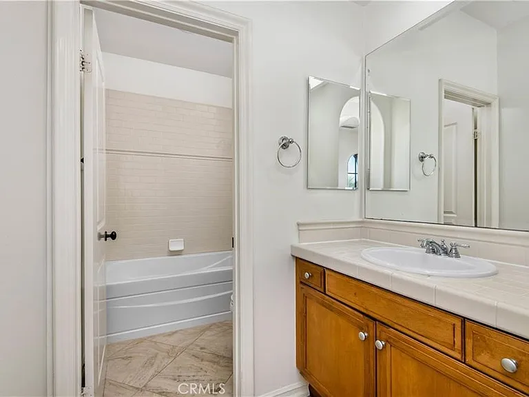 18 Coastal Oak — Photo 19