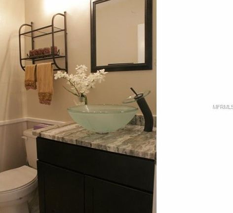 4th image of 9 Villa Ct