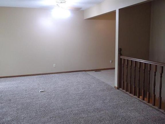 3rd image of 3910 Williamsbrook Dr