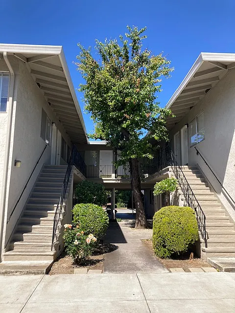 1 bed, 487 sqft, $2,000 — Photo 2