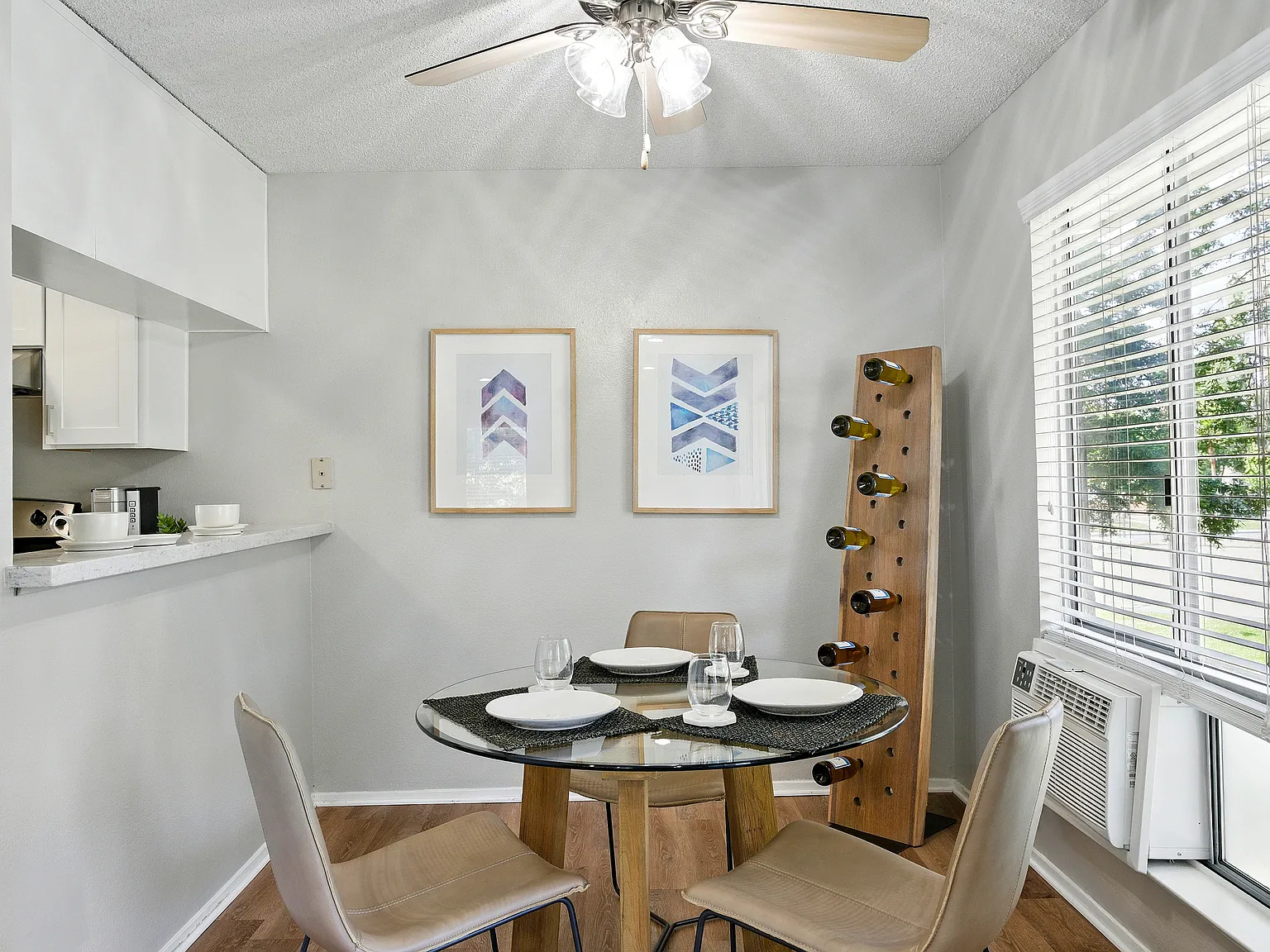 The Grove Luxury Apartments — Photo 4