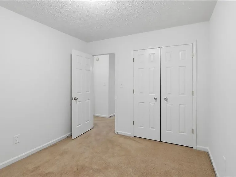 2915 Greyhawk Ln — Photo 25