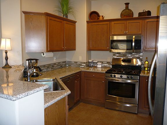 2nd image of 442 W Chardin Dr