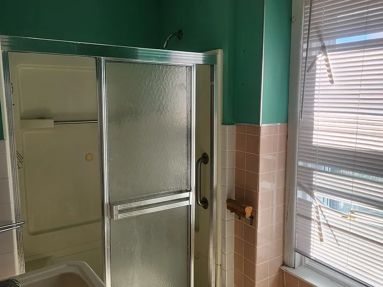 535 Green Ln — Photo 9
