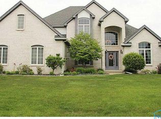 7864 Honeysuckle Ln, Maumee, OH 43537
