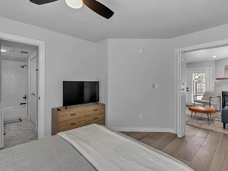 11550 N May Ave #106 — Photo 5