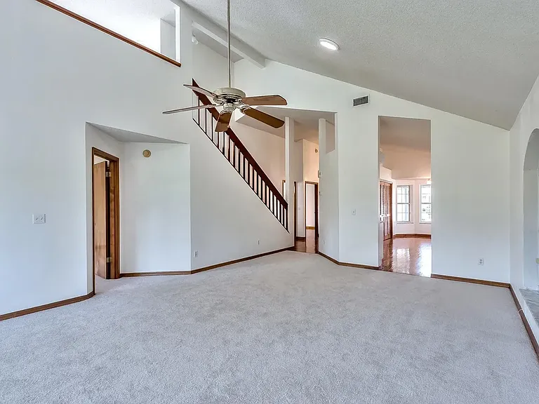 280 Braeburn Cir — Photo 3