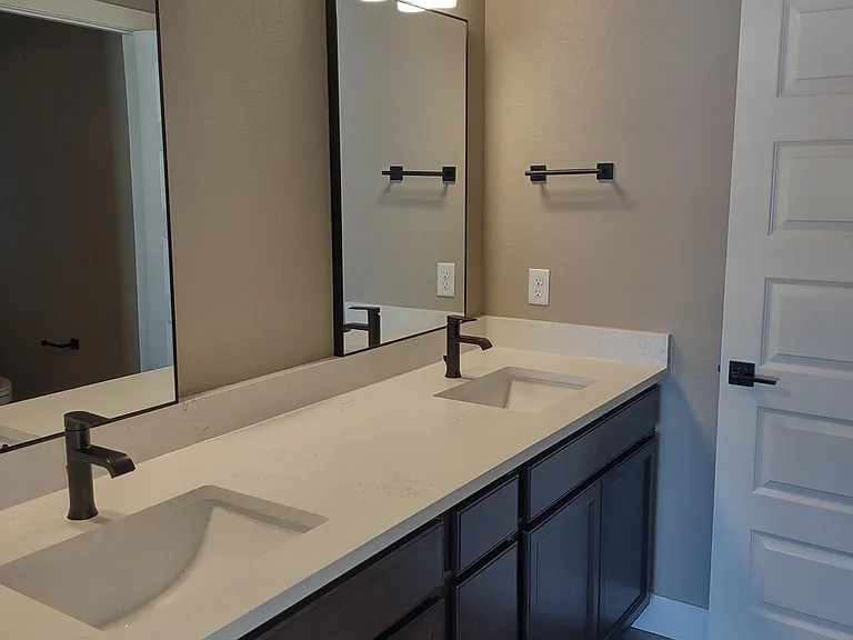 160 Chapel Hill Cir — Photo 17