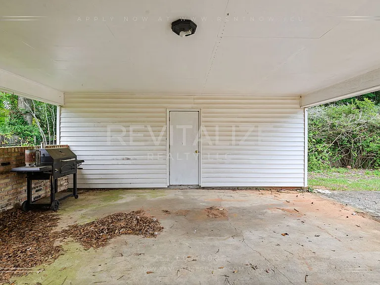 1211 Vendome Dr W — Photo 8