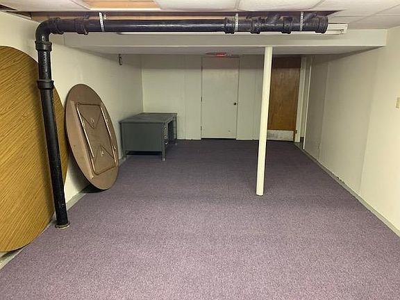 4th image of 601 Superior St