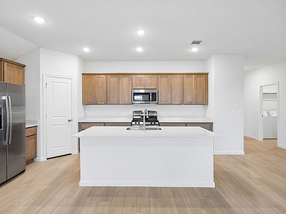 4th image of 2525 Canadian Way