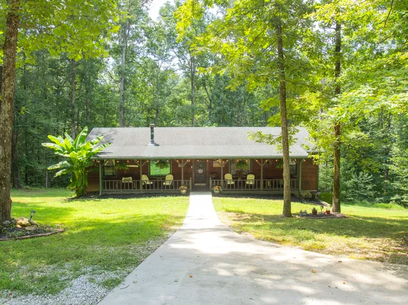 1085 Flicker Ct, Kingston Springs, TN 37082